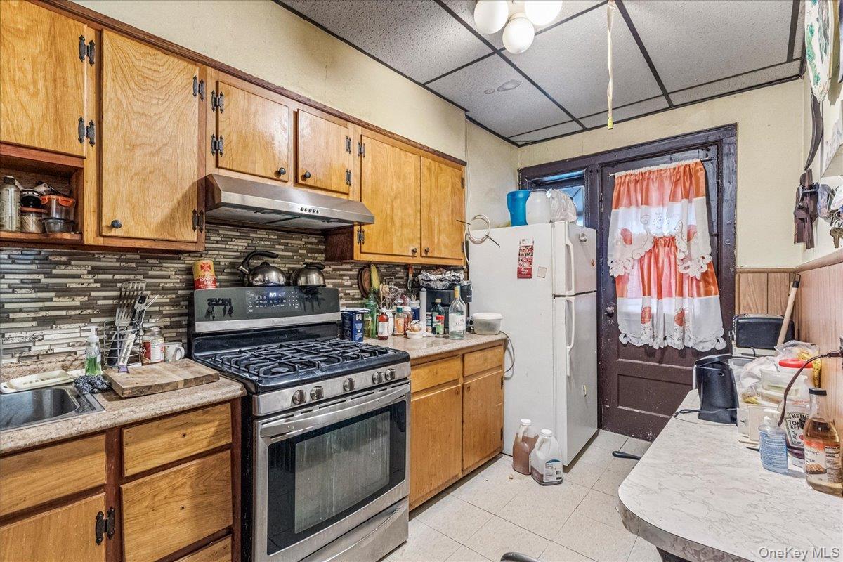 Single Family East 26  Brooklyn, NY 11226, MLS-954683-11