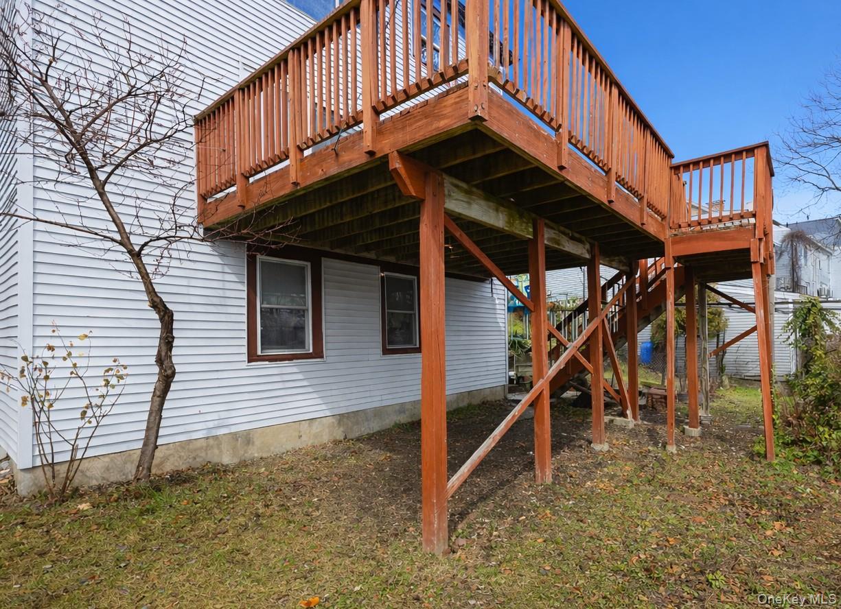 Single Family Main  Dutchess County, NY 12590, MLS-954715-25