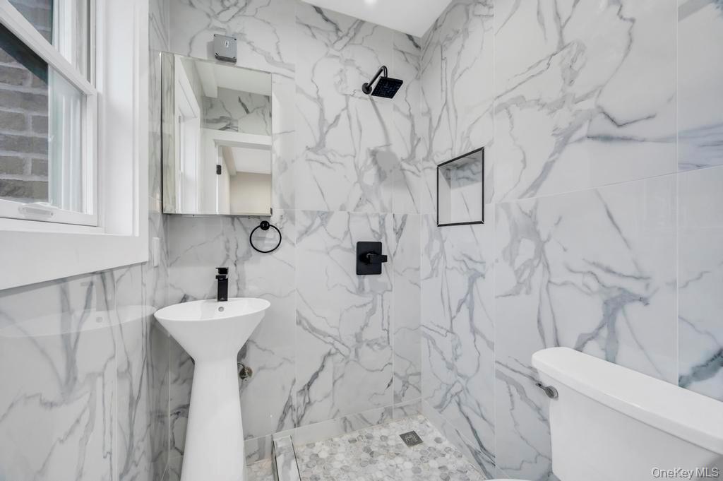 Single Family 56 Queens, NY 11377, MLS-954742-24