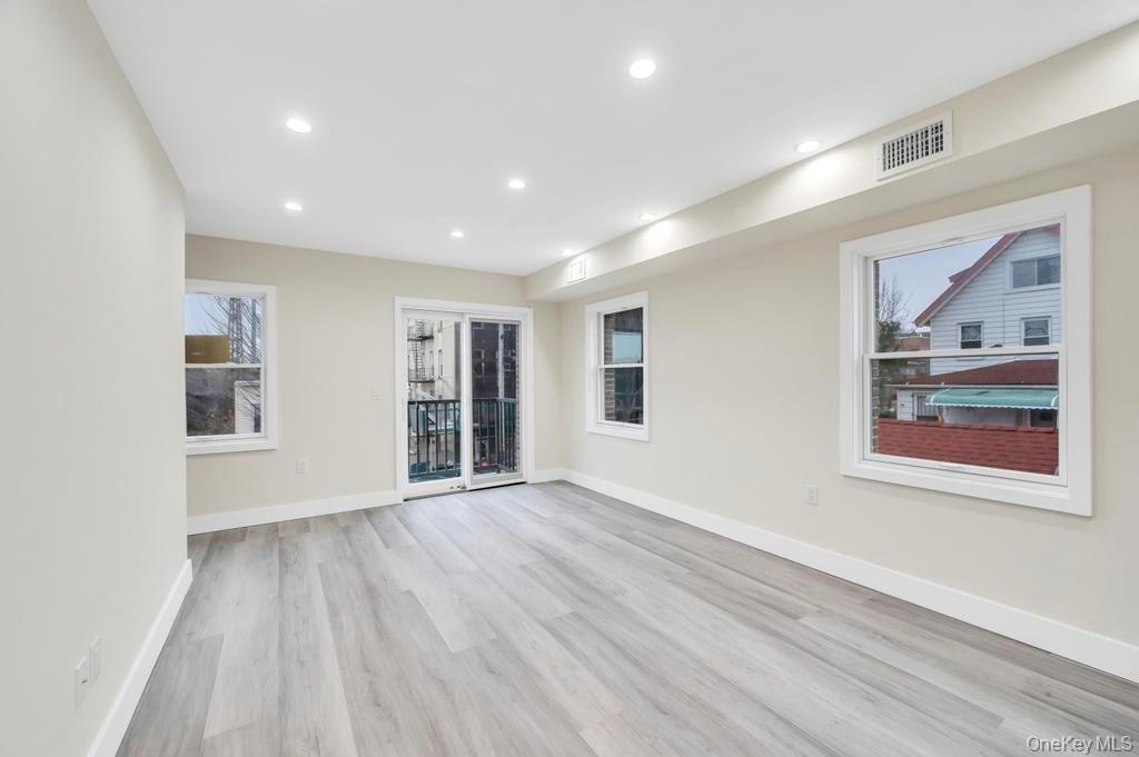 Single Family 56 Queens, NY 11377, MLS-954742-31