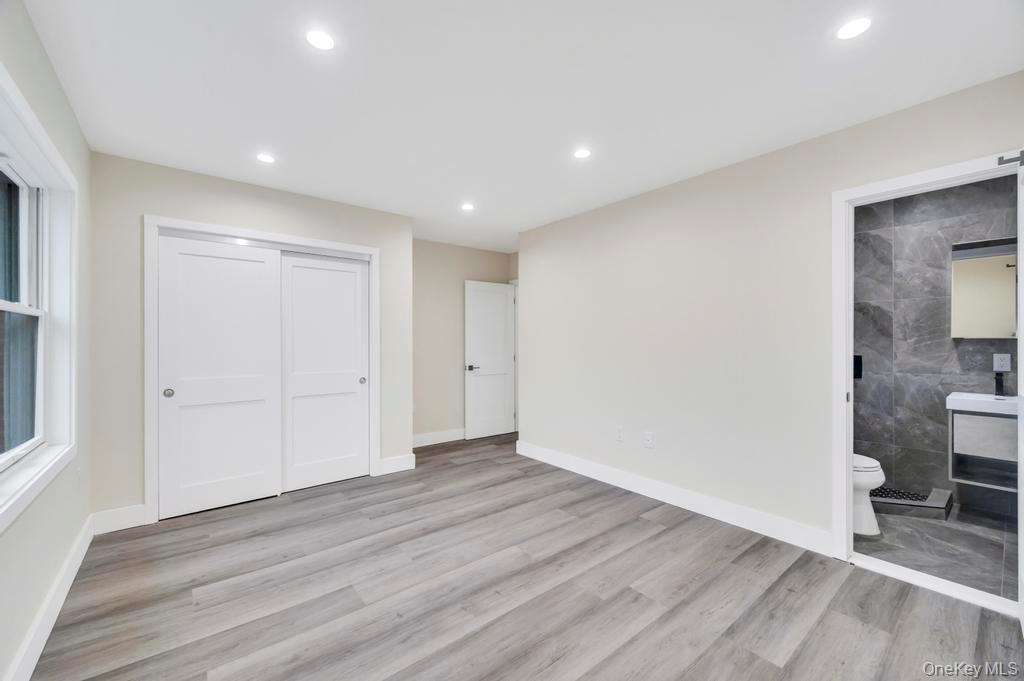 Single Family 56 Queens, NY 11377, MLS-954742-42