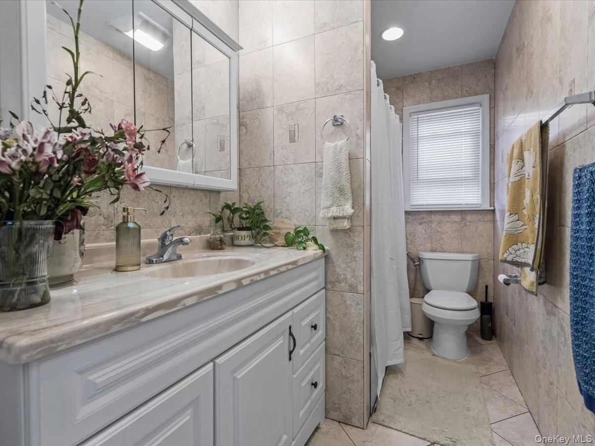 Single Family 72nd  Queens, NY 11362, MLS-954747-23