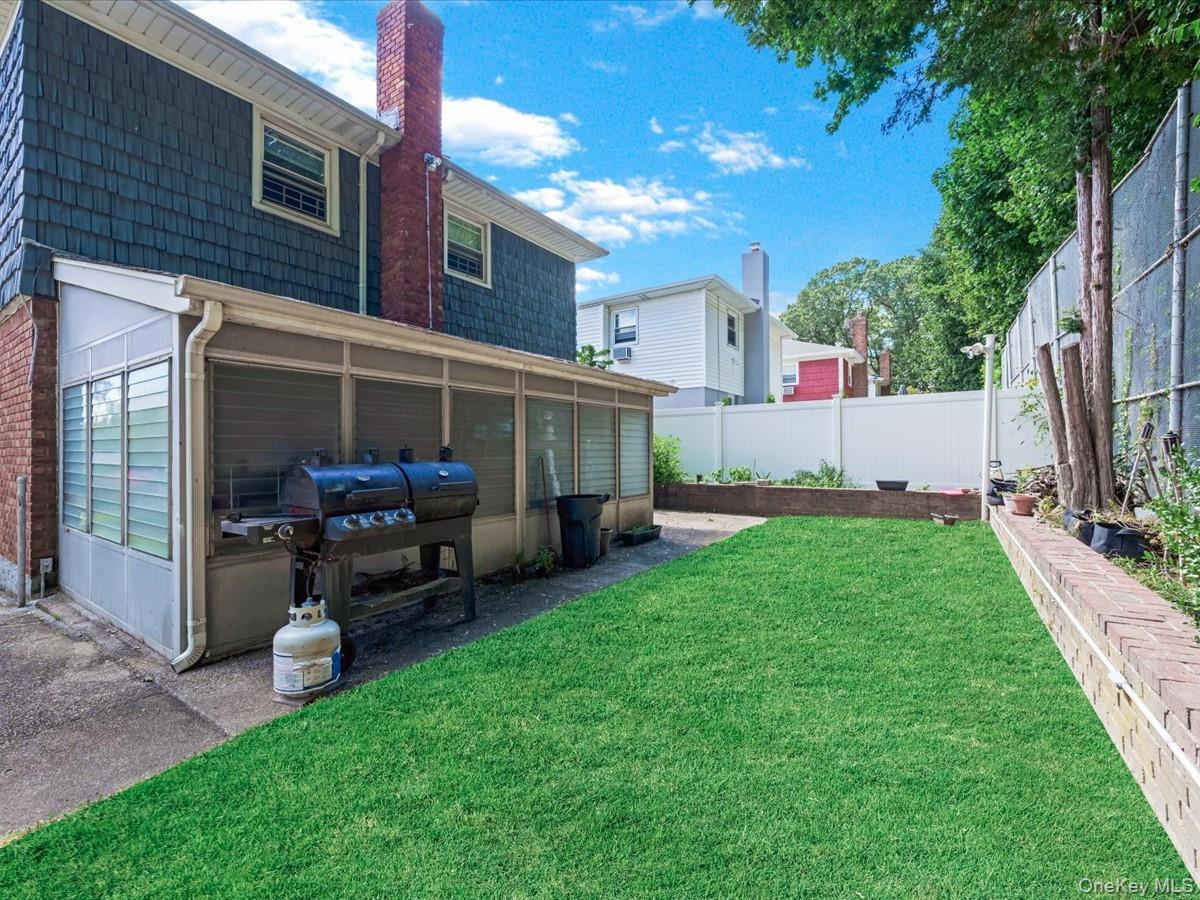 Single Family 72nd  Queens, NY 11362, MLS-954747-27