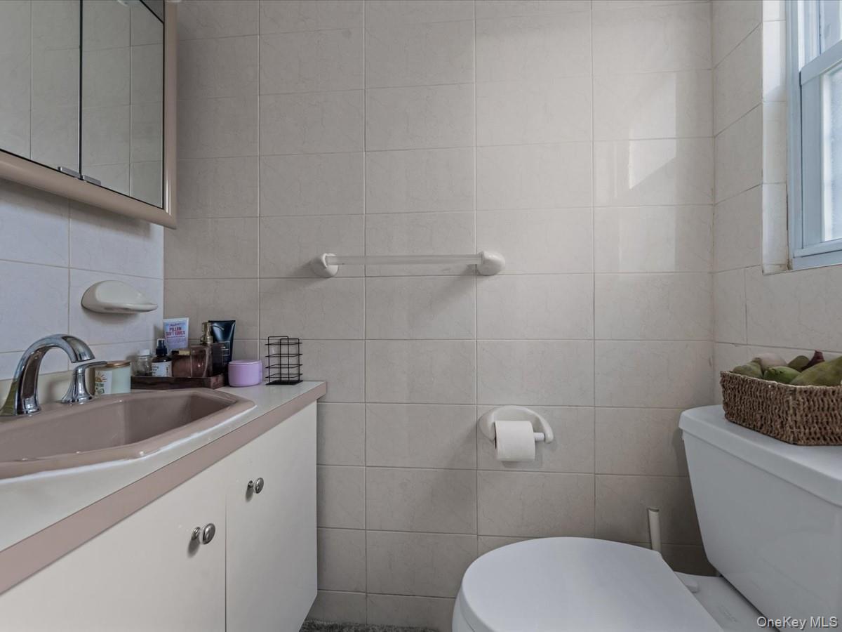 Single Family 72nd  Queens, NY 11362, MLS-954747-9