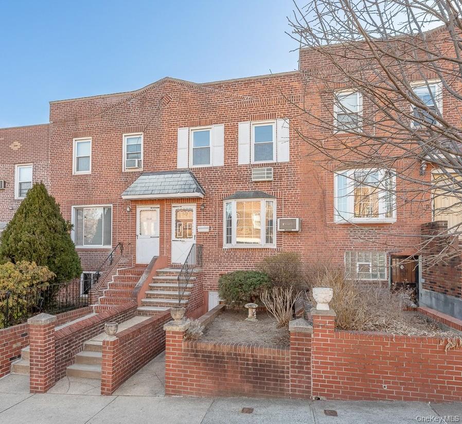 Single Family 26th  Queens, NY 11105, MLS-954756-2