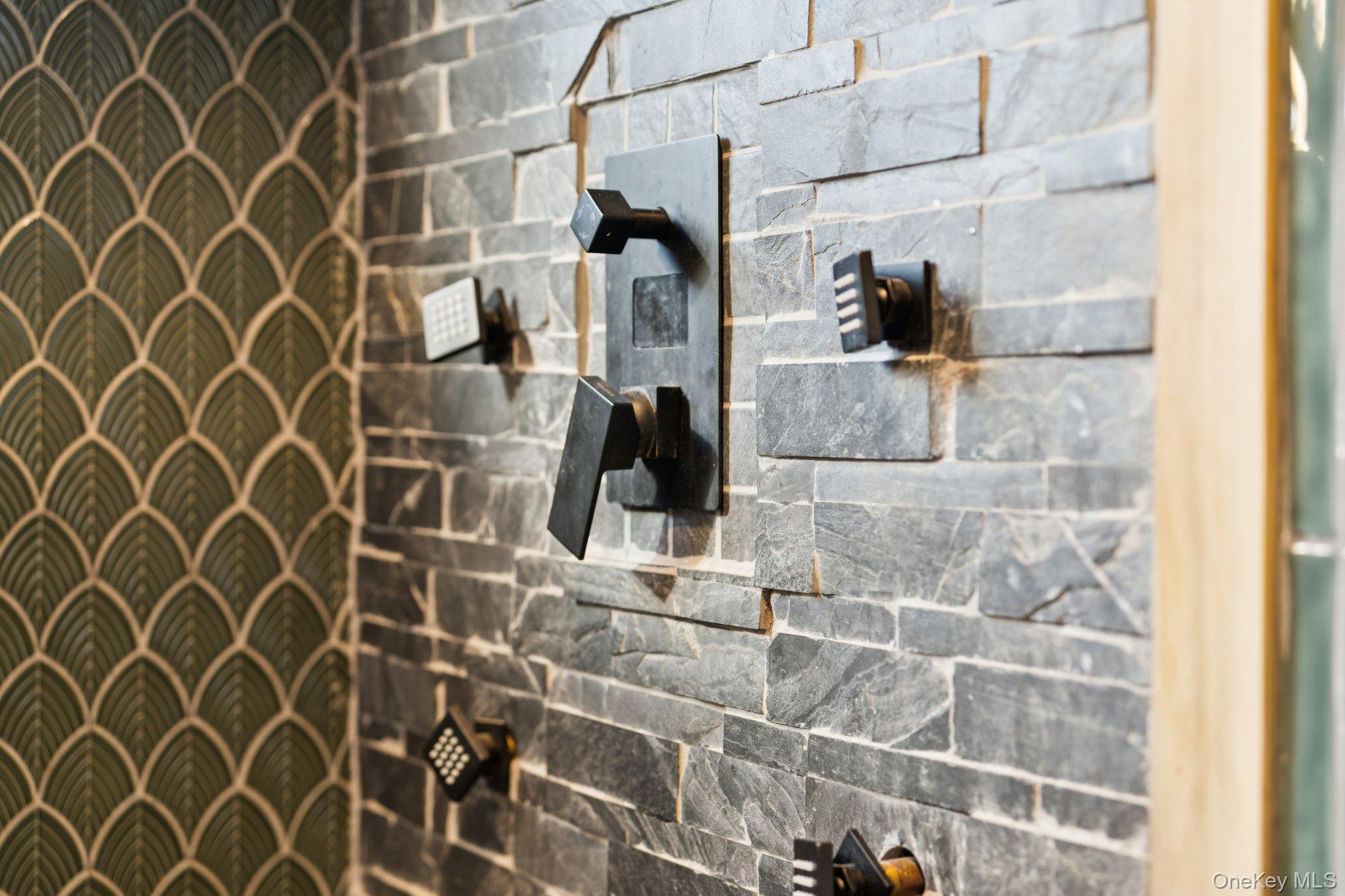 Single Family Maple  Suffolk County, NY 11901, MLS-954761-31