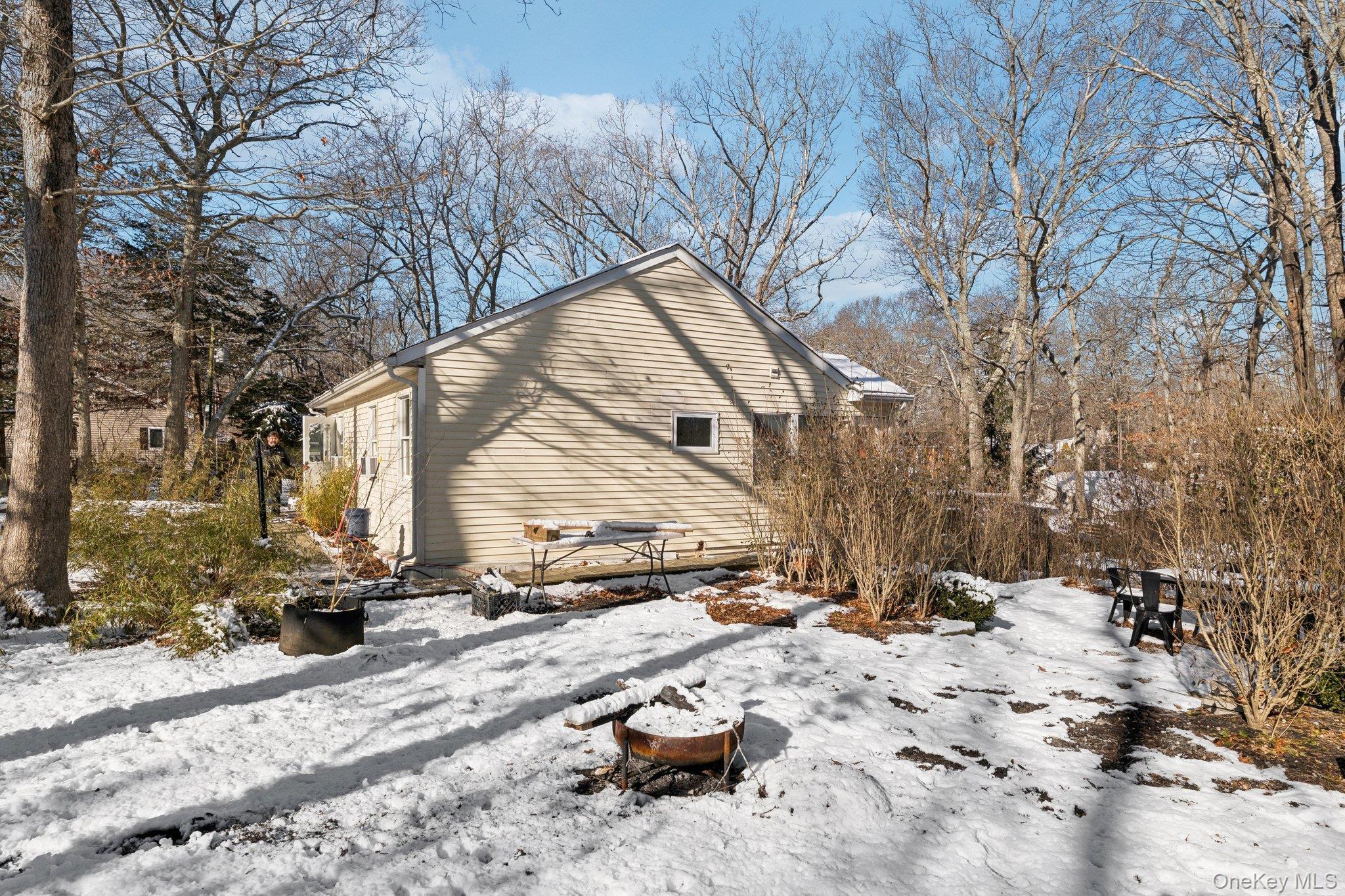 Single Family Maple  Suffolk County, NY 11901, MLS-954761-35