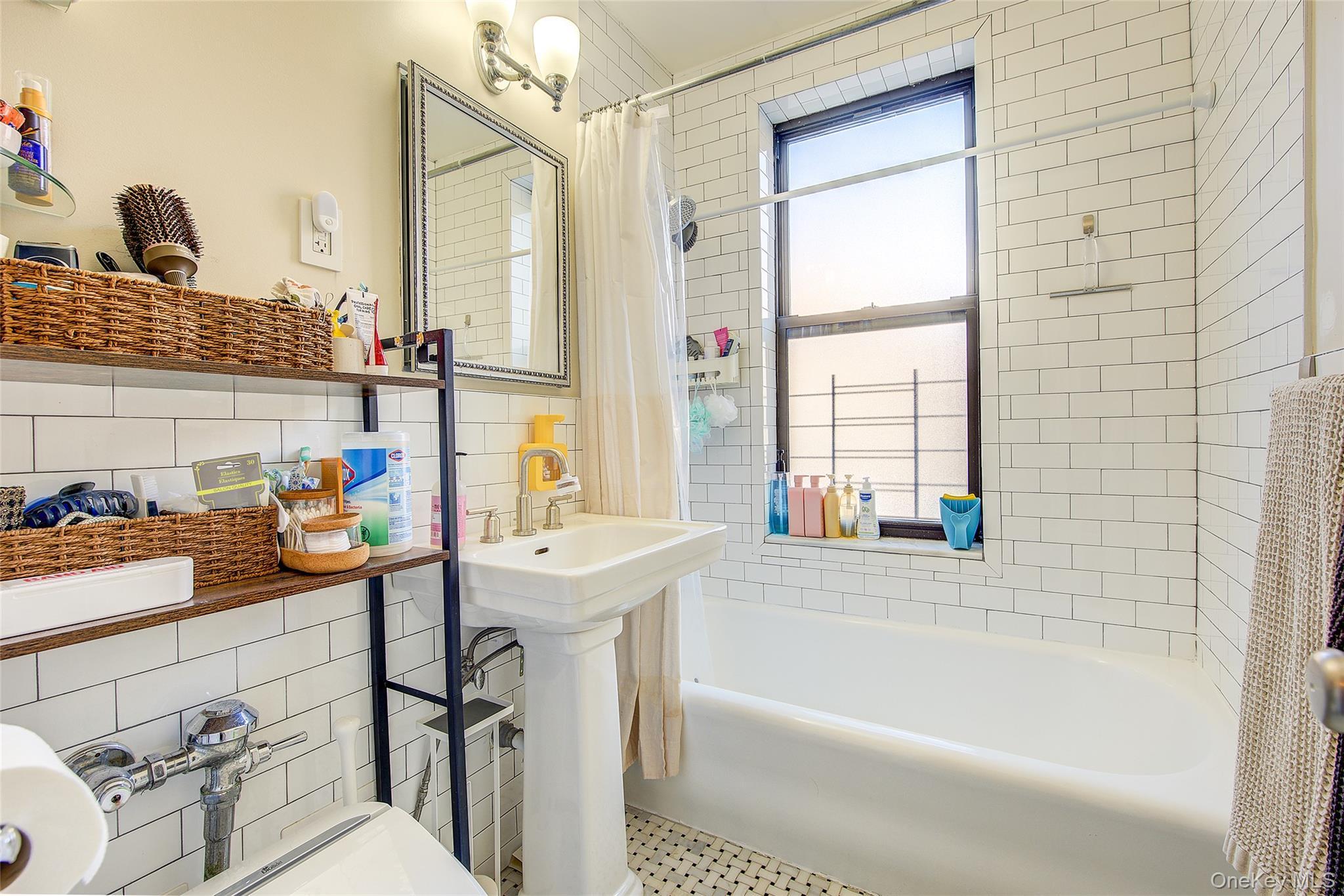 Condo 34th  Queens, NY 11372, MLS-954827-11