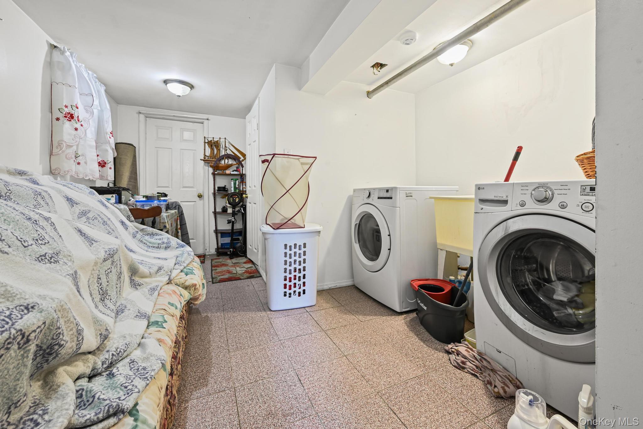 Single Family 140th  Queens, NY 11436, MLS-954840-12