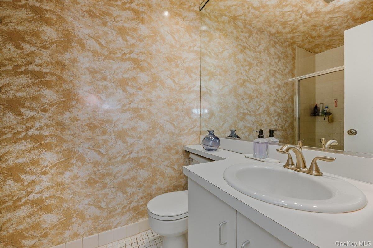 Condo Richmond  Nassau County, NY 11561, MLS-954852-10