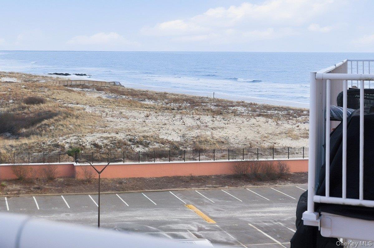 Condo Richmond  Nassau County, NY 11561, MLS-954852-14