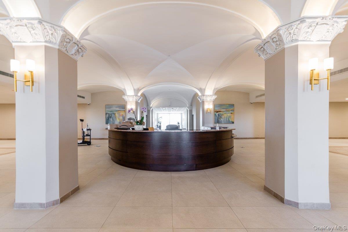 Condo Richmond  Nassau County, NY 11561, MLS-954852-15