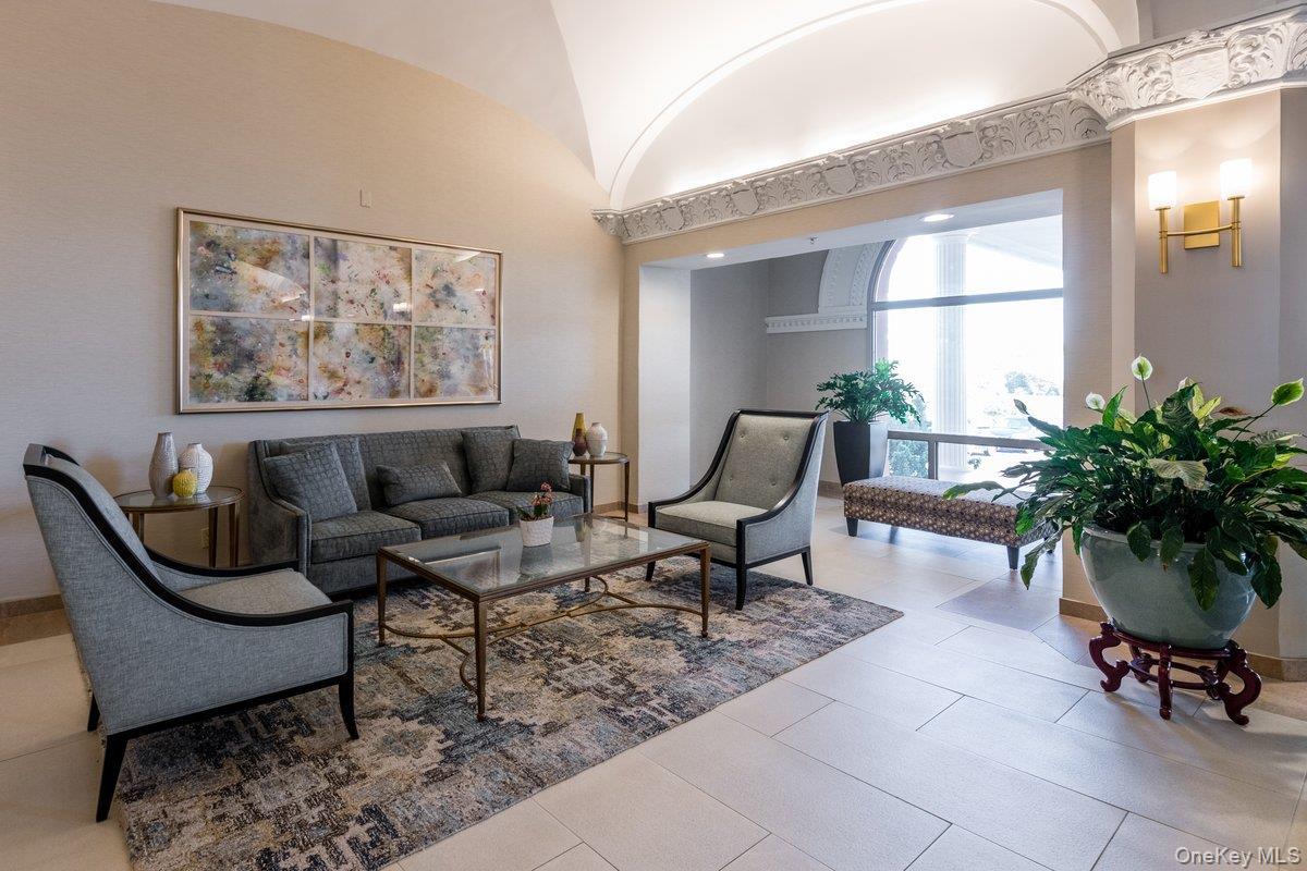 Condo Richmond  Nassau County, NY 11561, MLS-954852-16