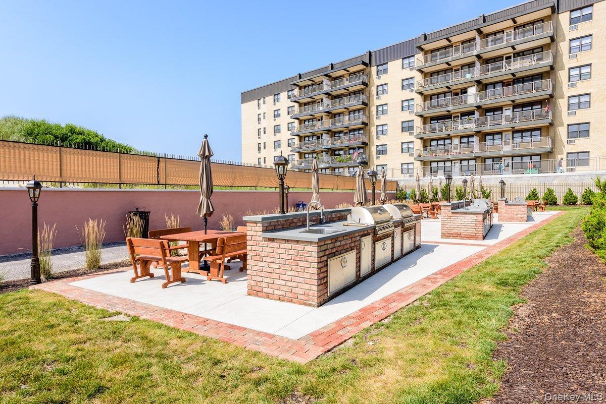 Condo Richmond  Nassau County, NY 11561, MLS-954852-20