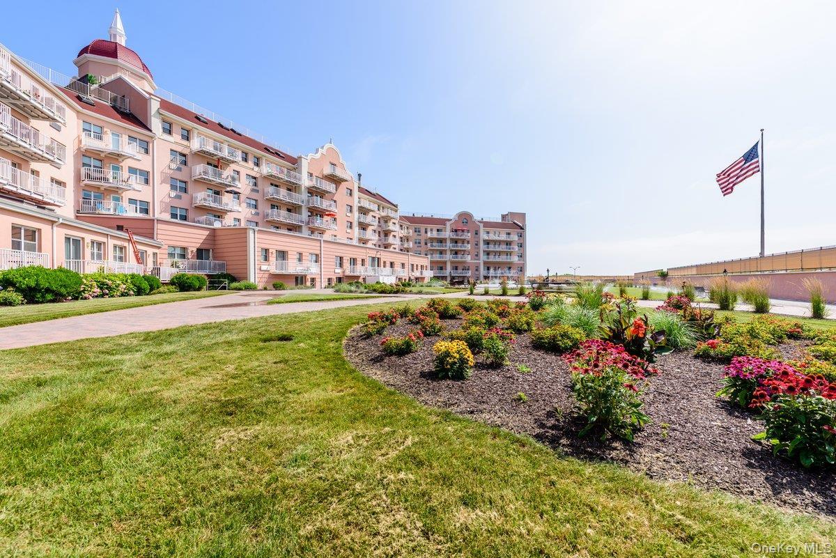 Condo Richmond  Nassau County, NY 11561, MLS-954852-23