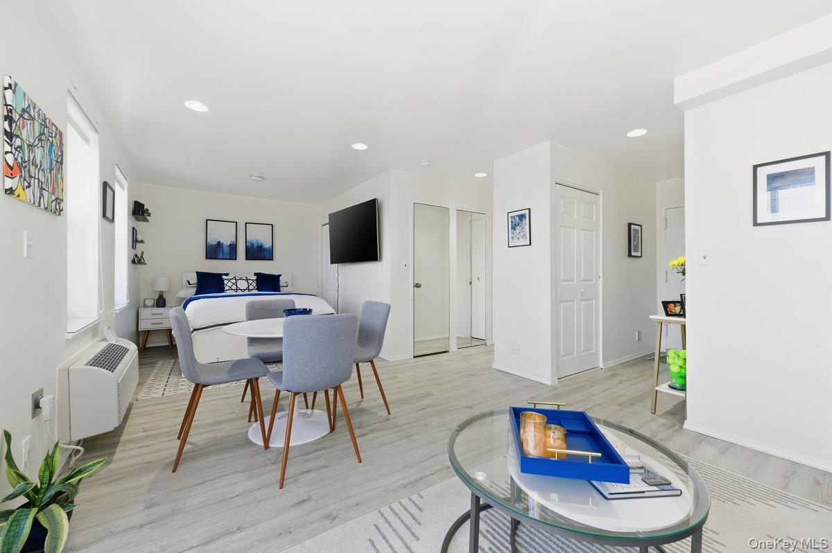 Condo Richmond  Nassau County, NY 11561, MLS-954852-3