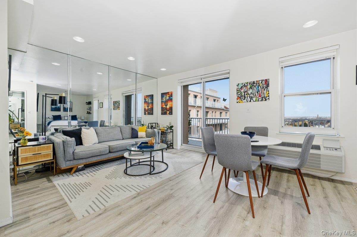 Condo Richmond  Nassau County, NY 11561, MLS-954852-4