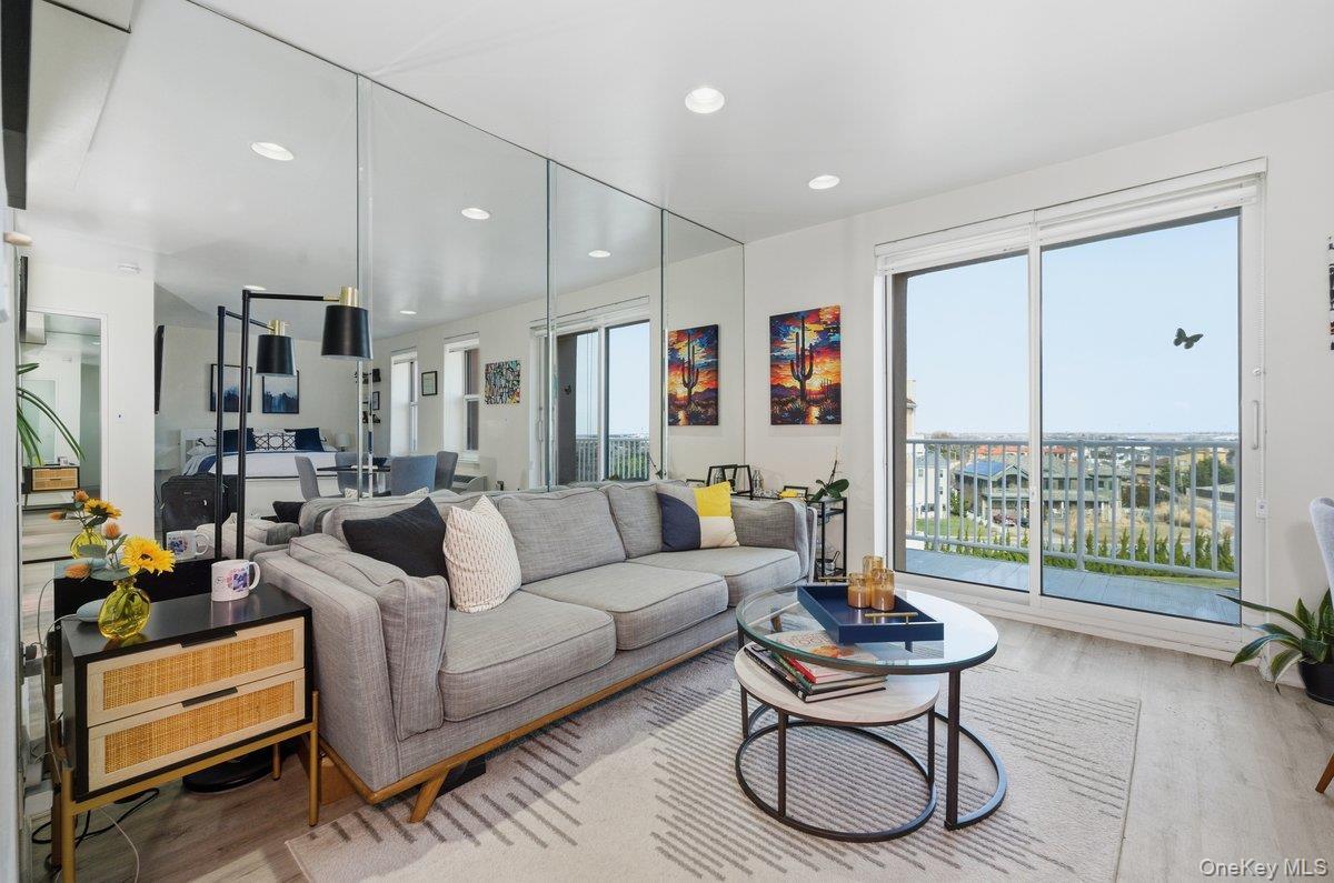 Condo Richmond  Nassau County, NY 11561, MLS-954852-5