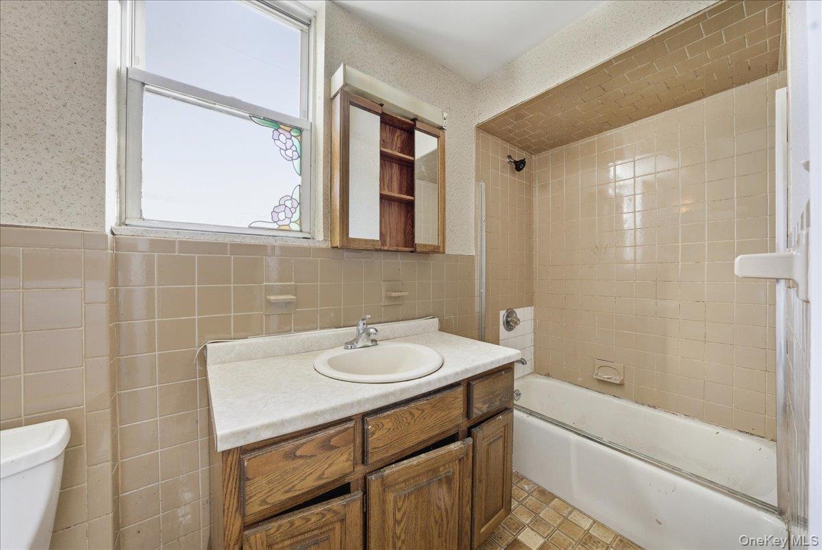 Single Family Lasalle  Bronx, NY 10461, MLS-954891-12