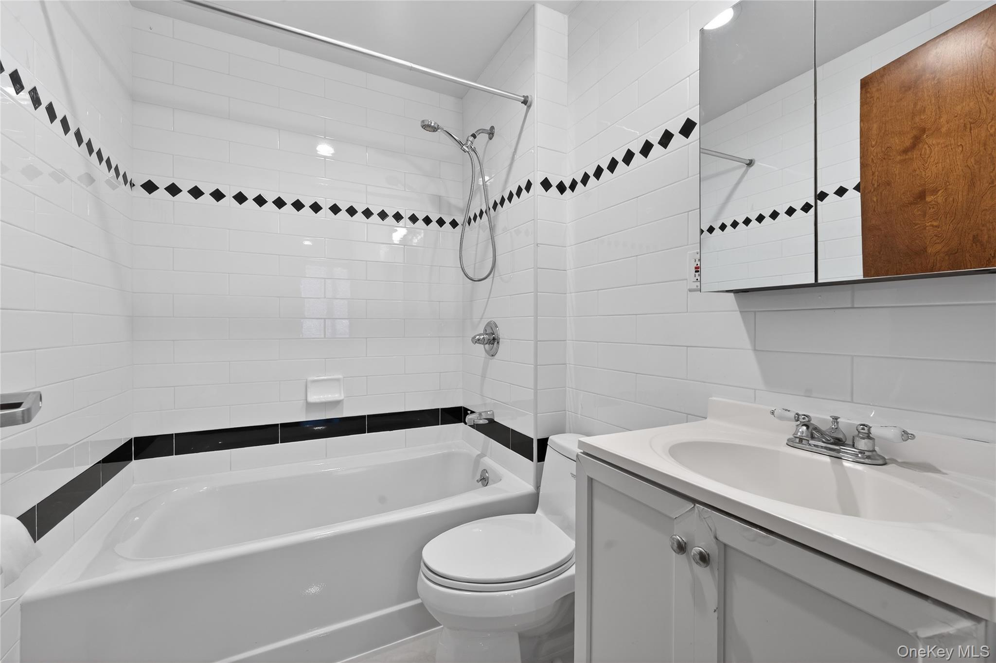 Condo Northern  Queens, NY 11354, MLS-954892-18