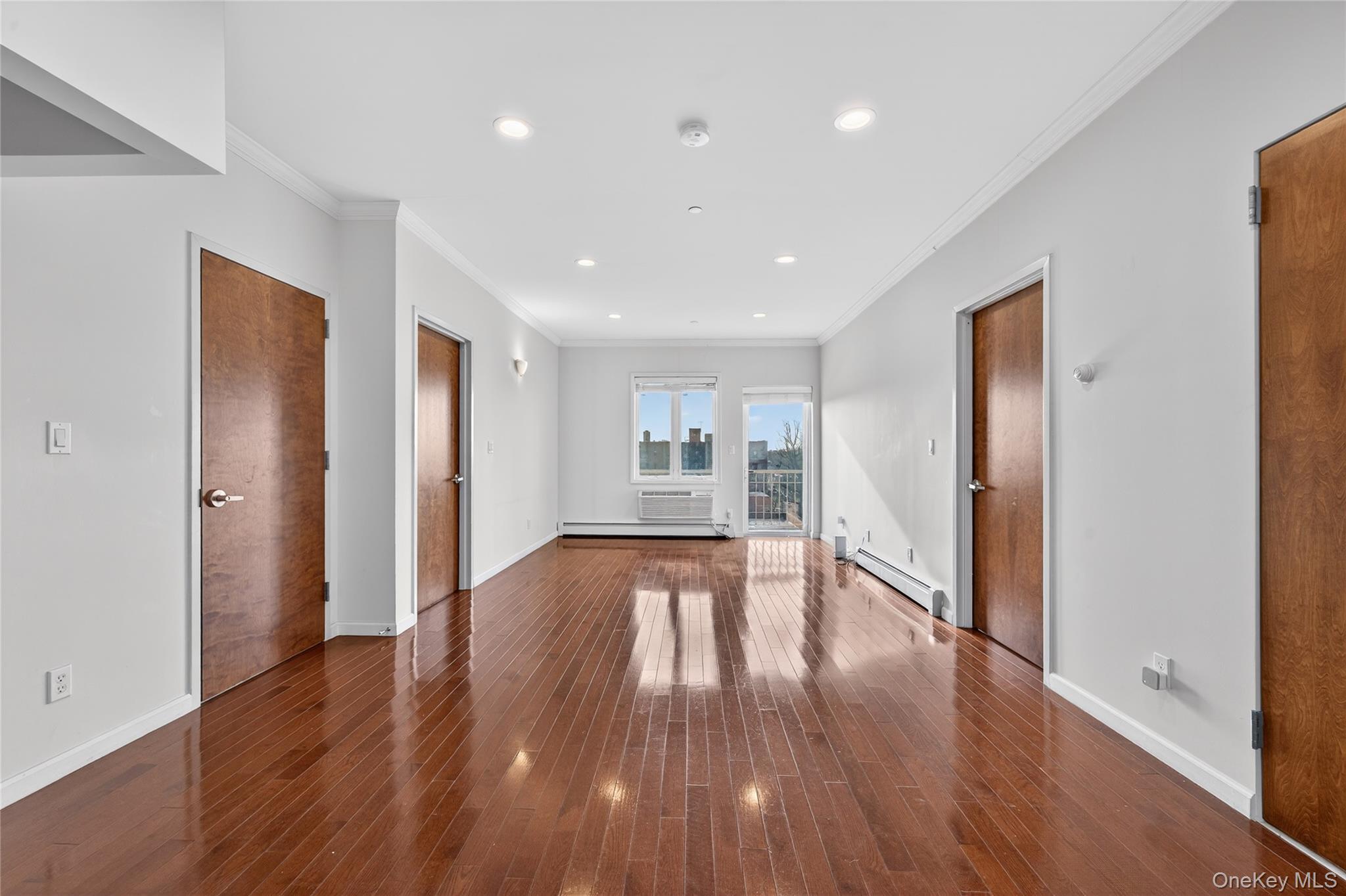 Condo Northern  Queens, NY 11354, MLS-954892-2