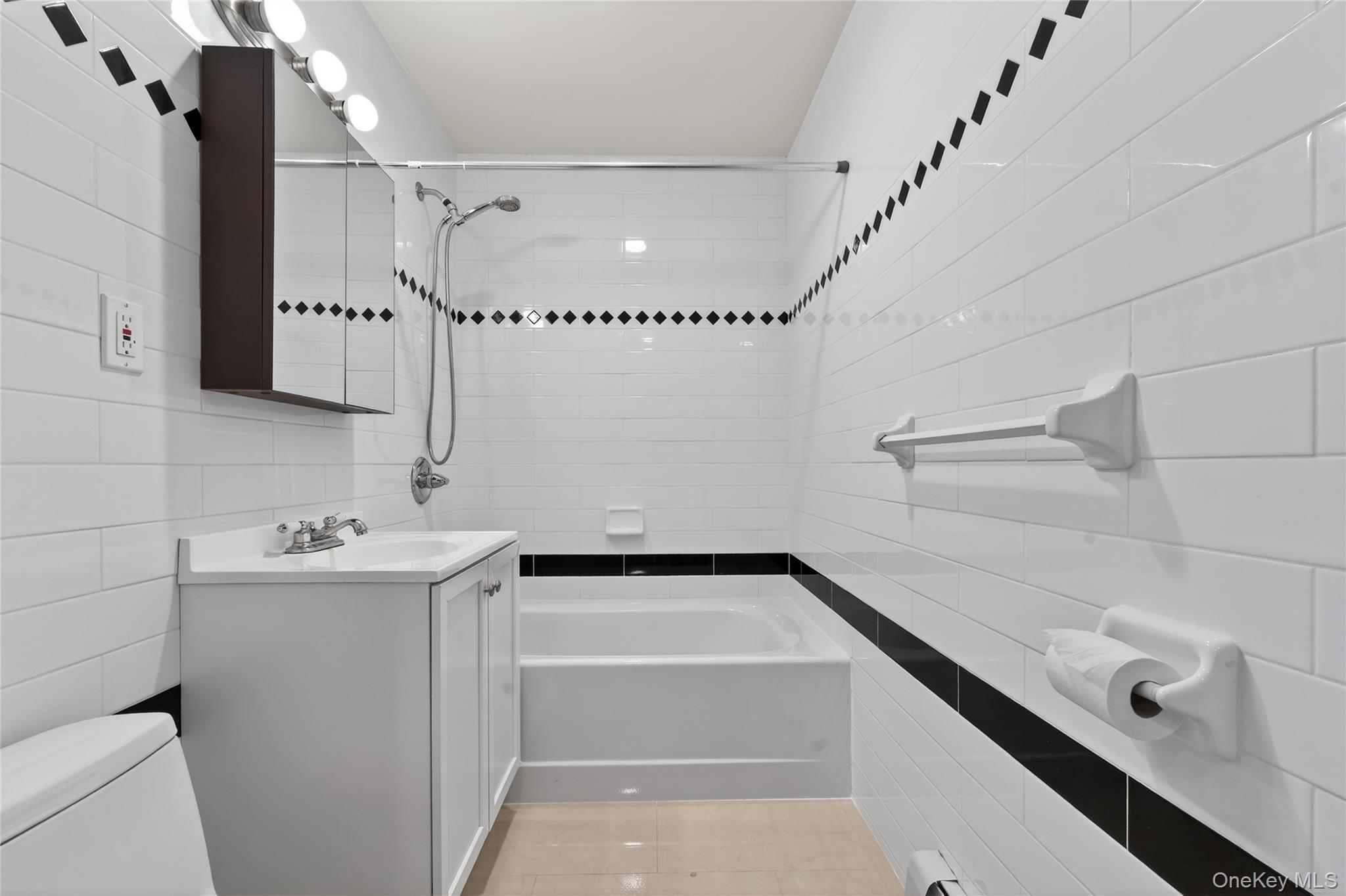 Condo Northern  Queens, NY 11354, MLS-954892-22