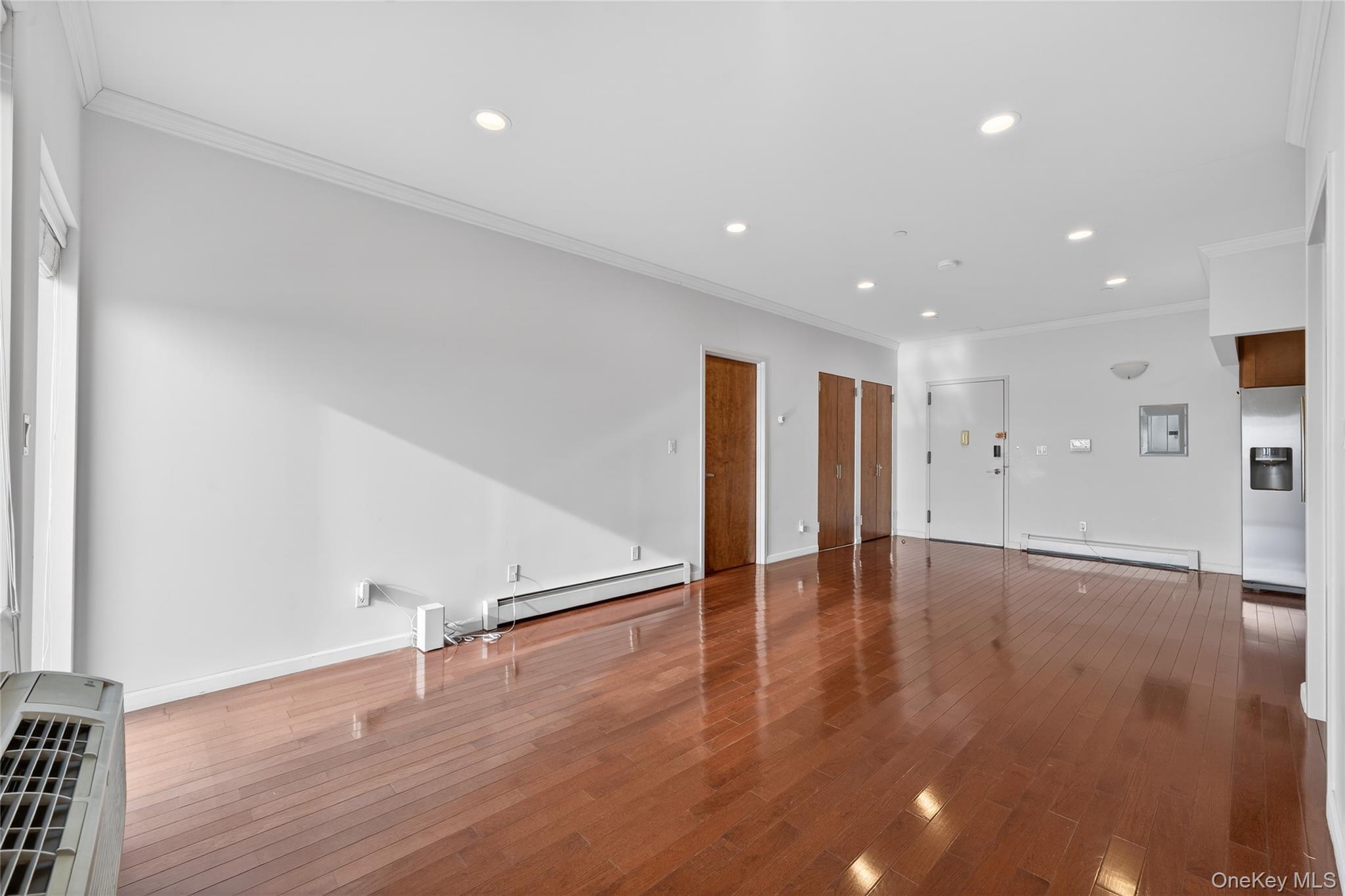 Condo Northern  Queens, NY 11354, MLS-954892-8