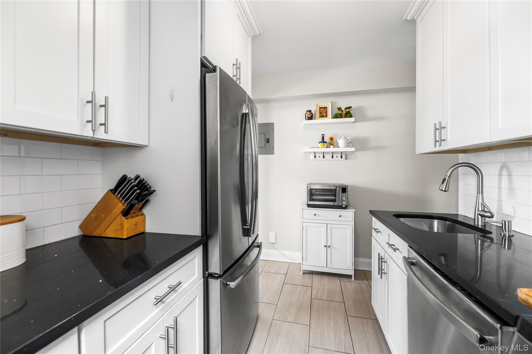 Coop Pelham  Westchester County, NY 10805, MLS-954939-13