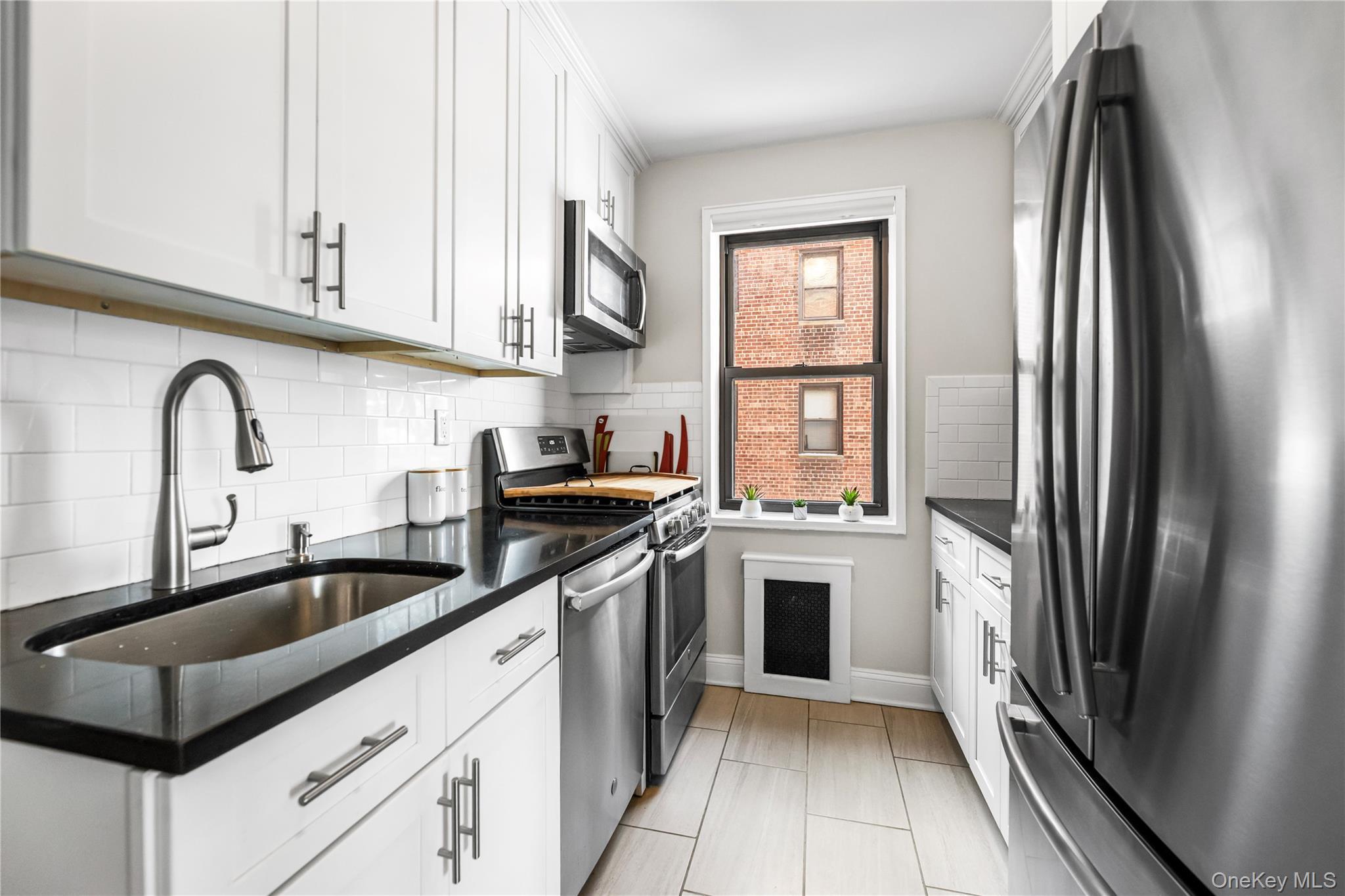 Coop Pelham  Westchester County, NY 10805, MLS-954939-14