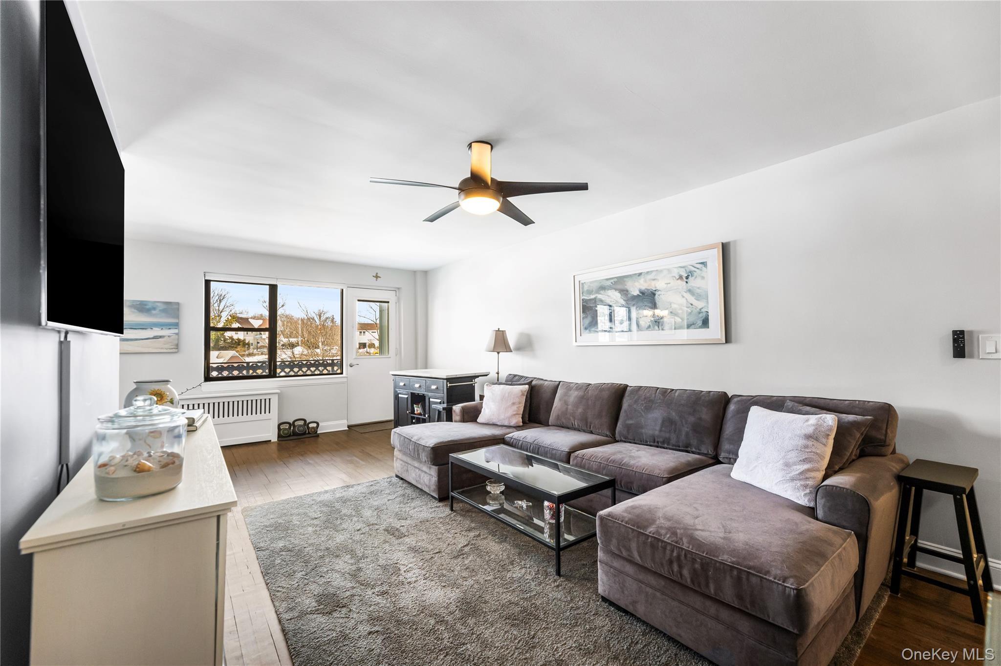 Coop Pelham  Westchester County, NY 10805, MLS-954939-8