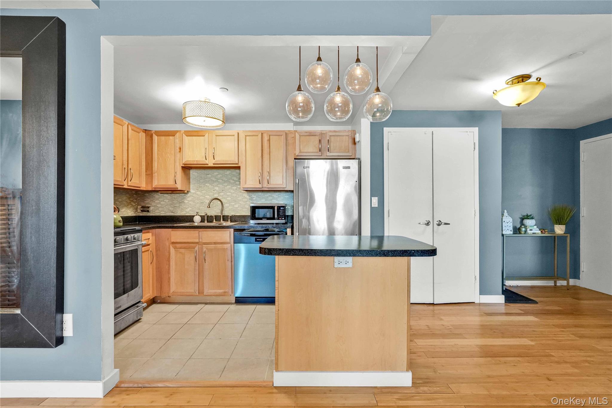 Condo 3rd  Bronx, NY 10451, MLS-954942-9