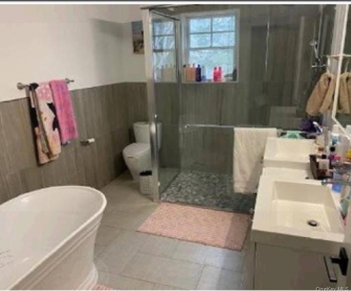Single Family Squiretown Road Suffolk County, NY 11946, MLS-954945-19