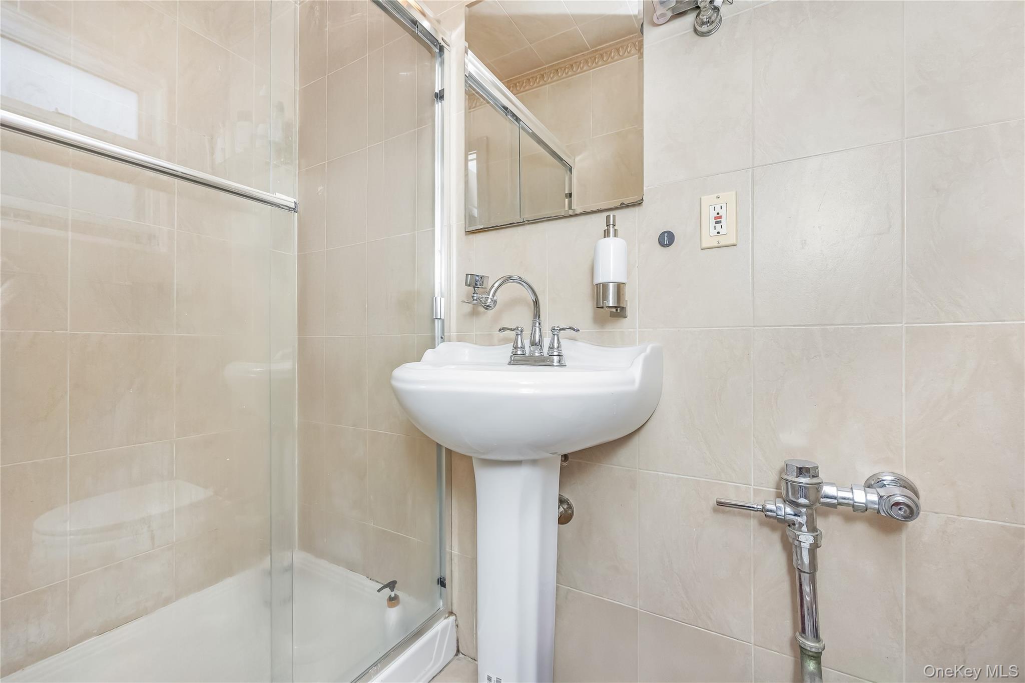 Single Family 167th  Queens, NY 11365, MLS-954964-15