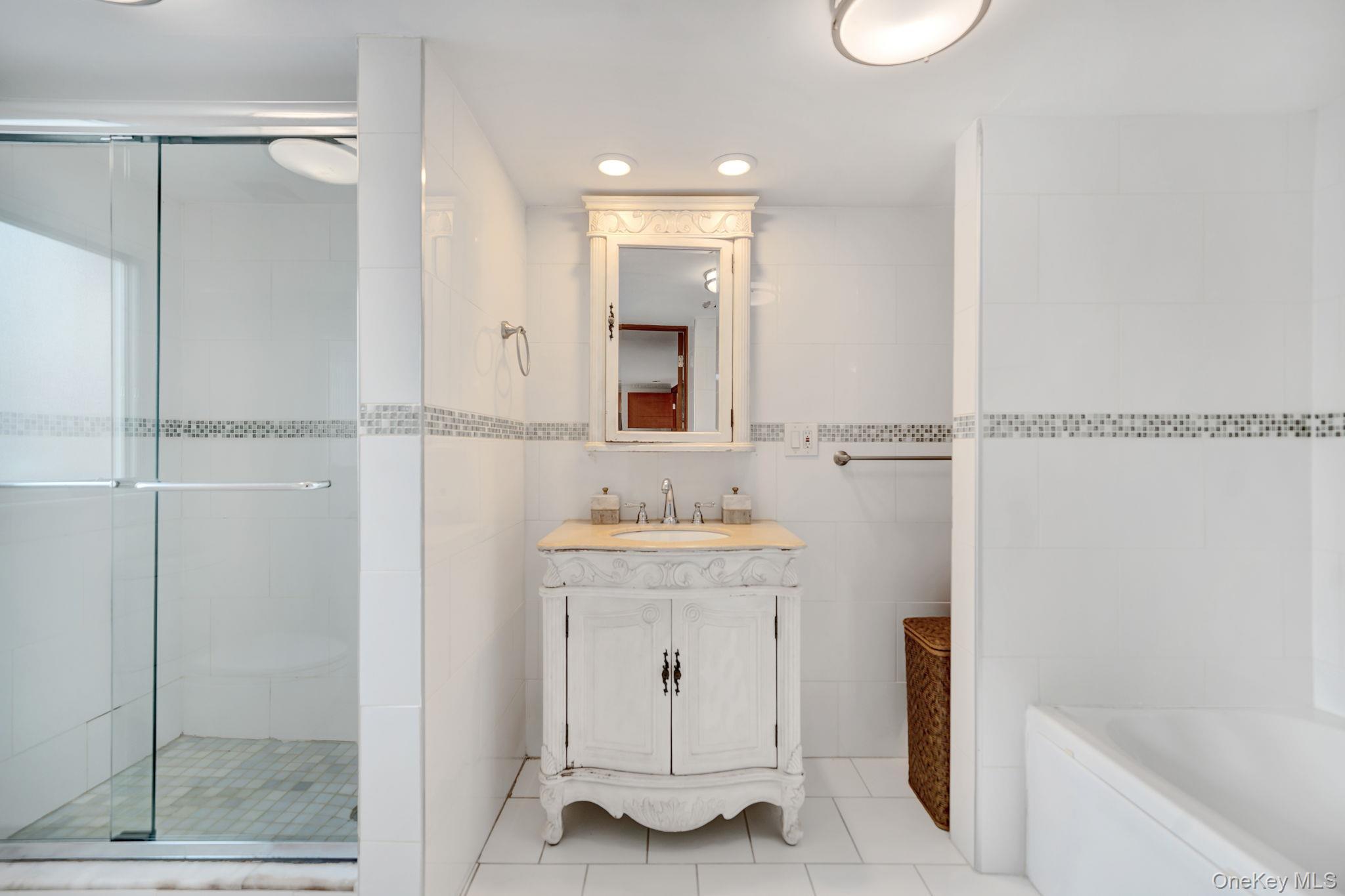 Single Family Mclaughlin  Queens, NY 11423, MLS-954986-30