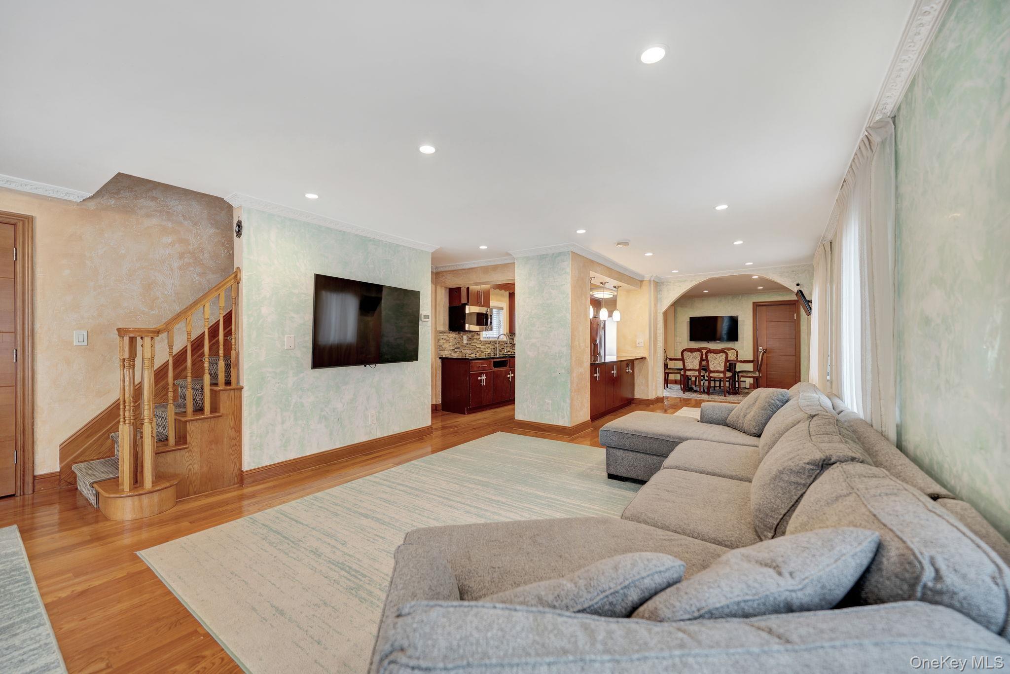 Single Family Mclaughlin  Queens, NY 11423, MLS-954986-6