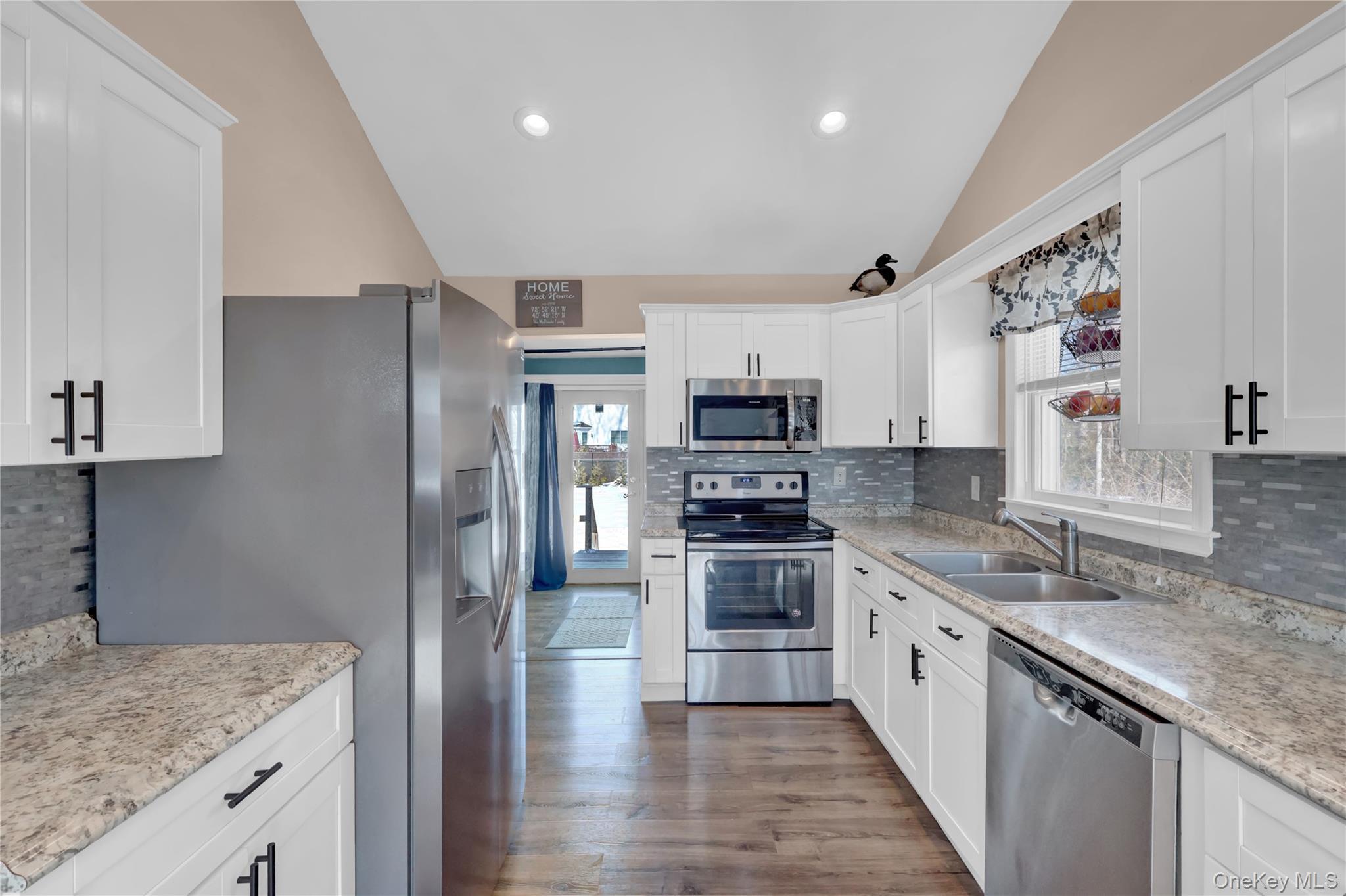 Single Family Baybright  Suffolk County, NY 11967, MLS-955001-2