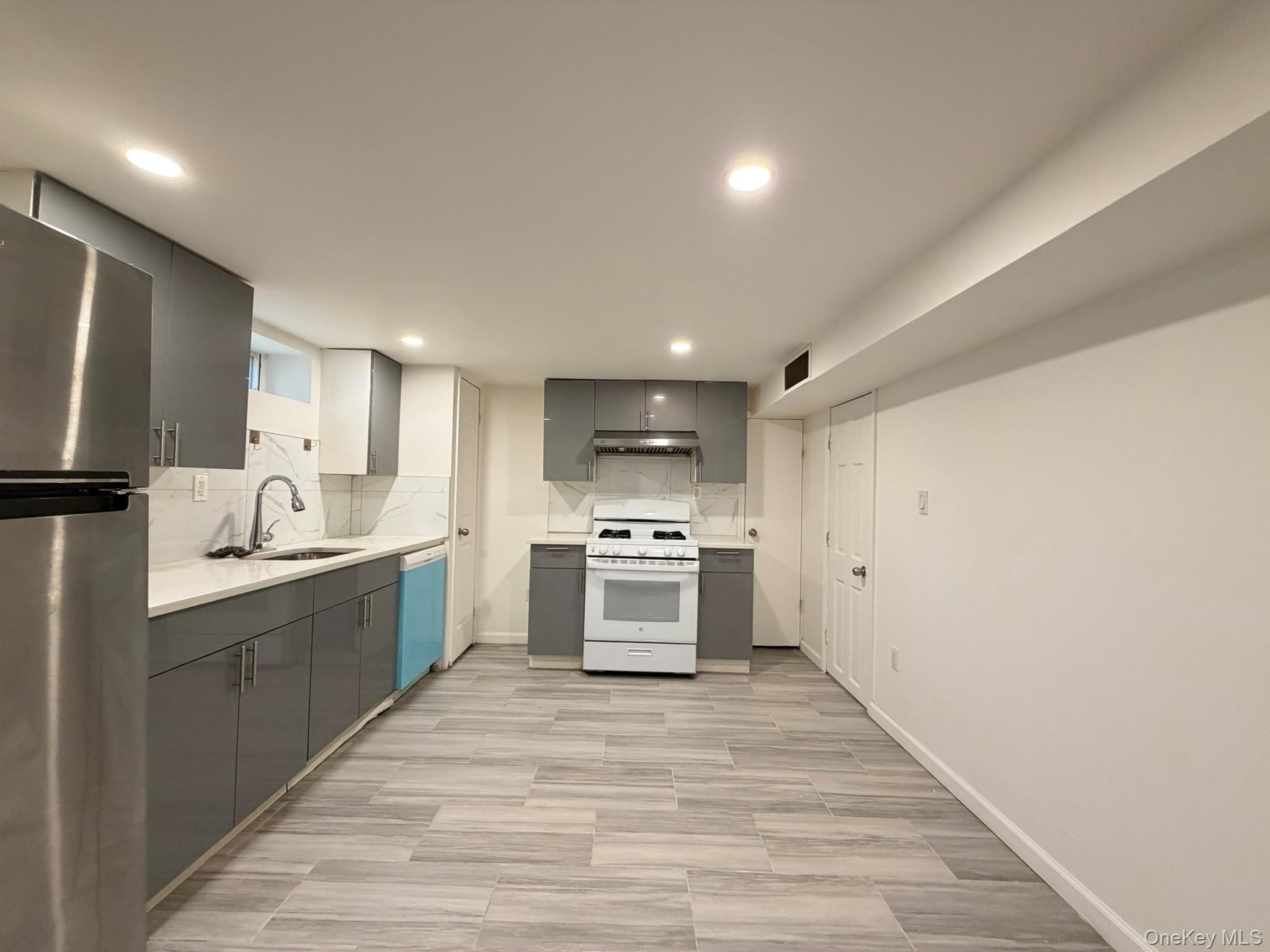 Single Family 213th  Queens, NY 11364, MLS-955047-3