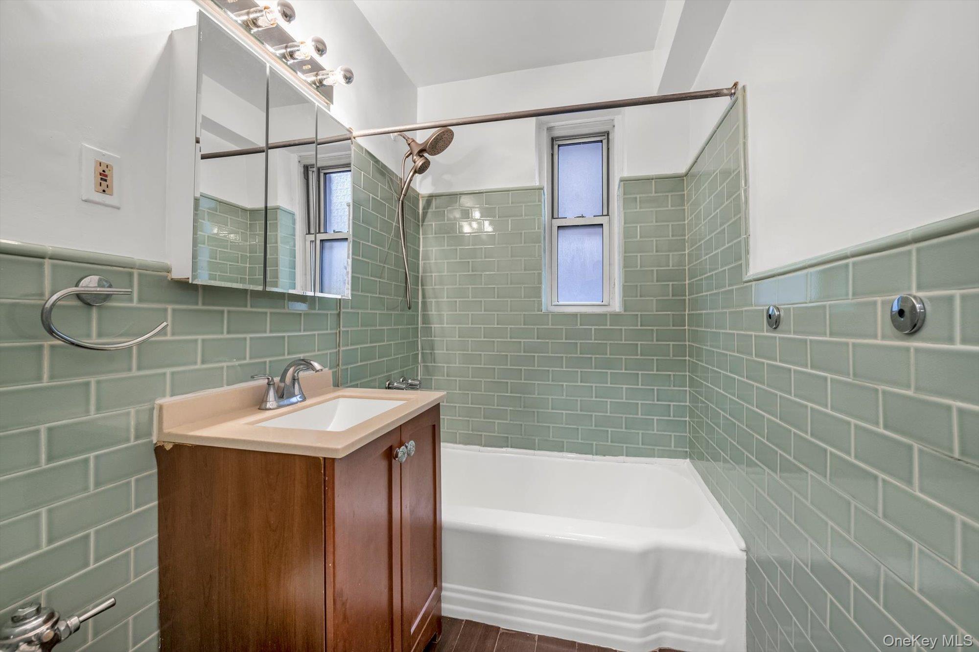 Coop Barnes Bronx, NY 10462, MLS-955055-16