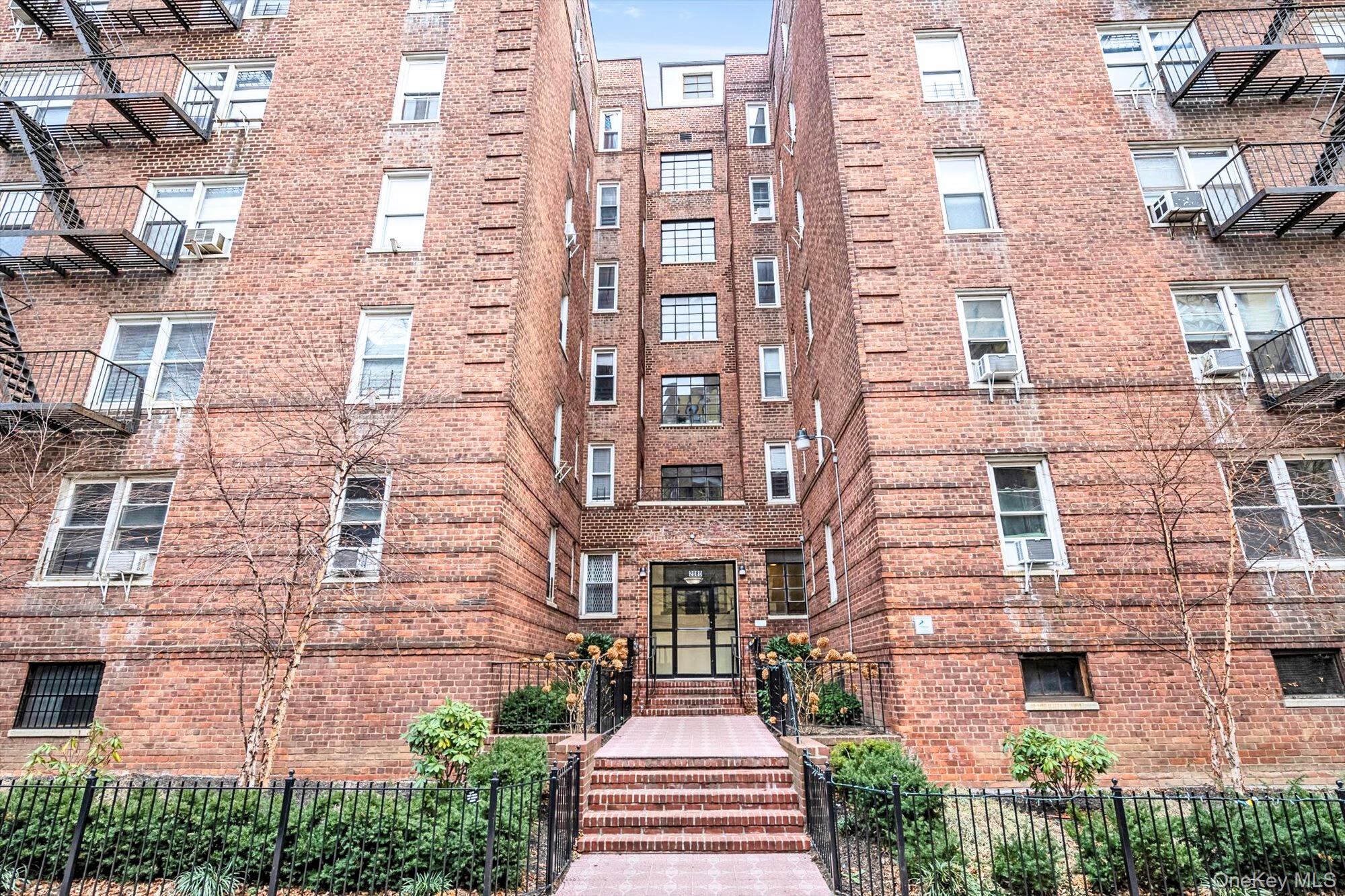 Coop Barnes Bronx, NY 10462, MLS-955055-17