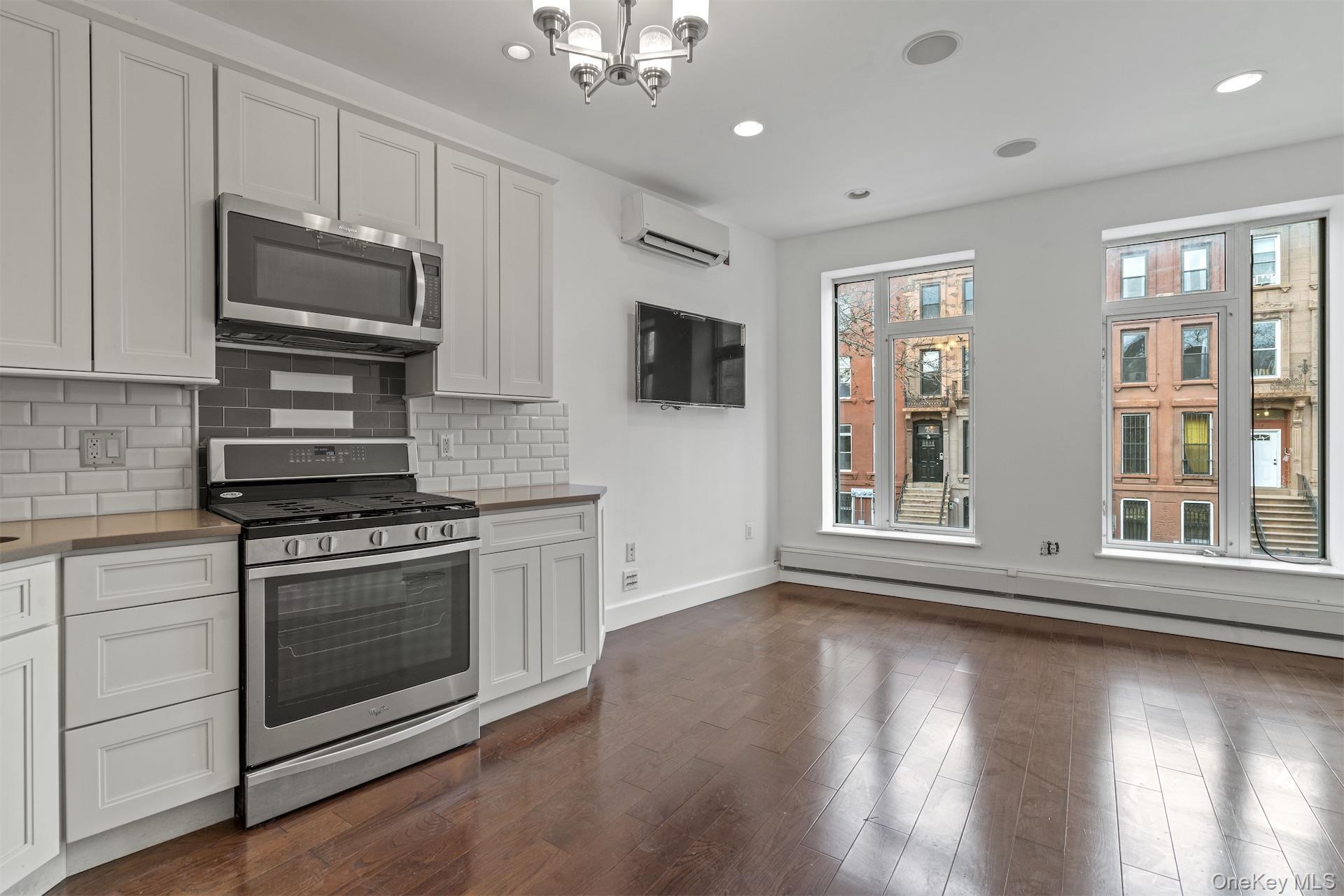 Single Family Decatur  Brooklyn, NY 11216, MLS-955075-35