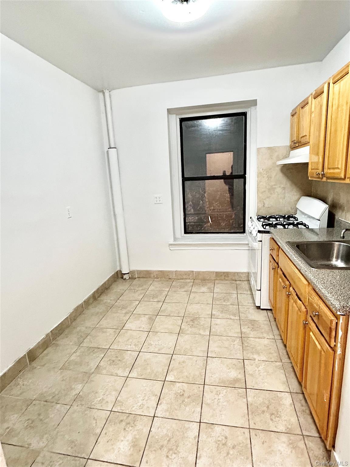 Apartment Furman Bronx, NY 10466, MLS-955095-2