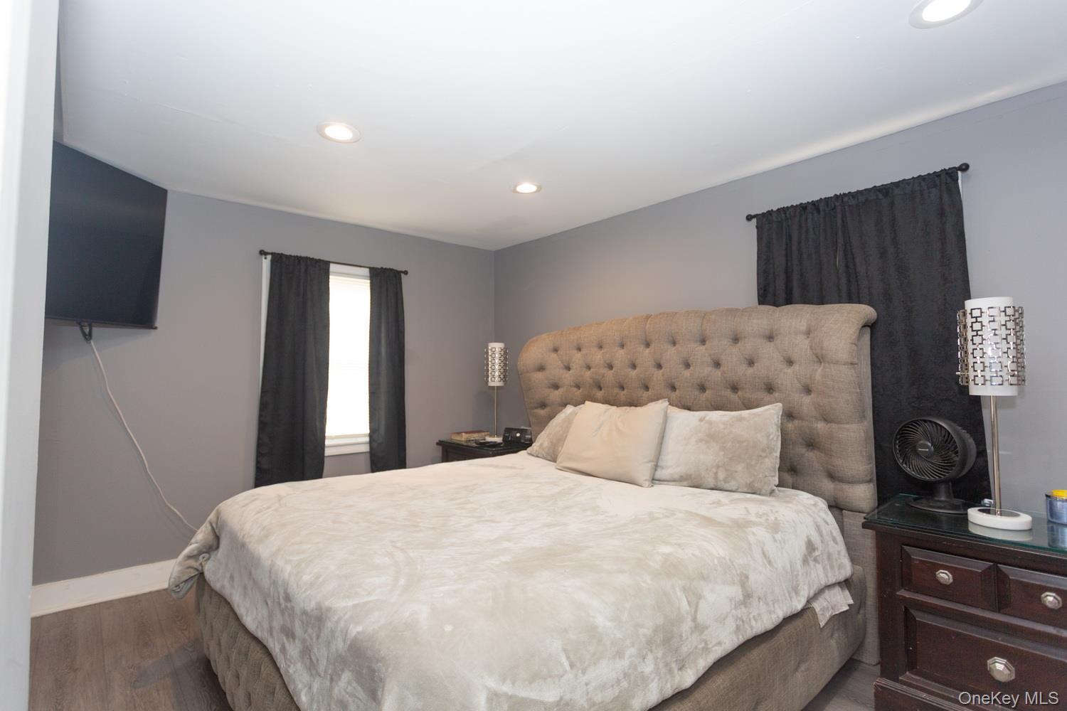 Single Family Walnut Suffolk County, NY 11798, MLS-955111-10