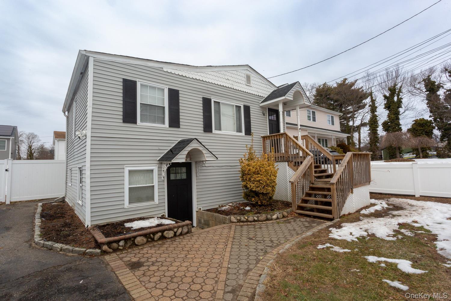 Single Family Walnut Suffolk County, NY 11798, MLS-955111-2