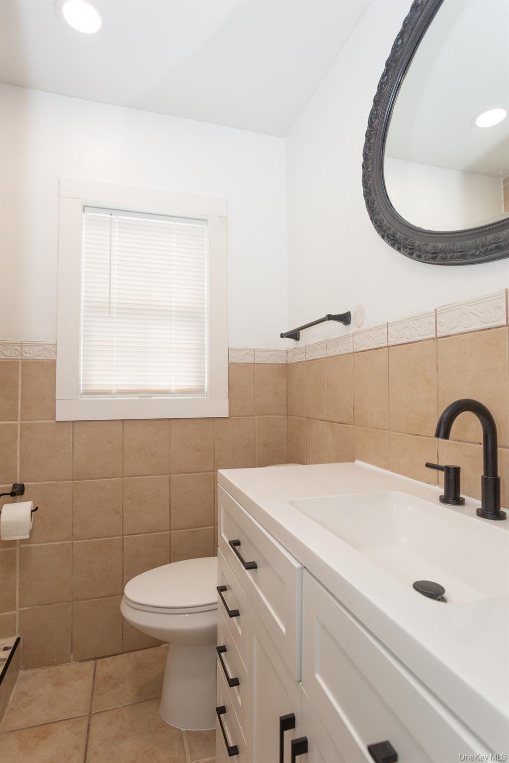 Single Family Walnut Suffolk County, NY 11798, MLS-955111-8