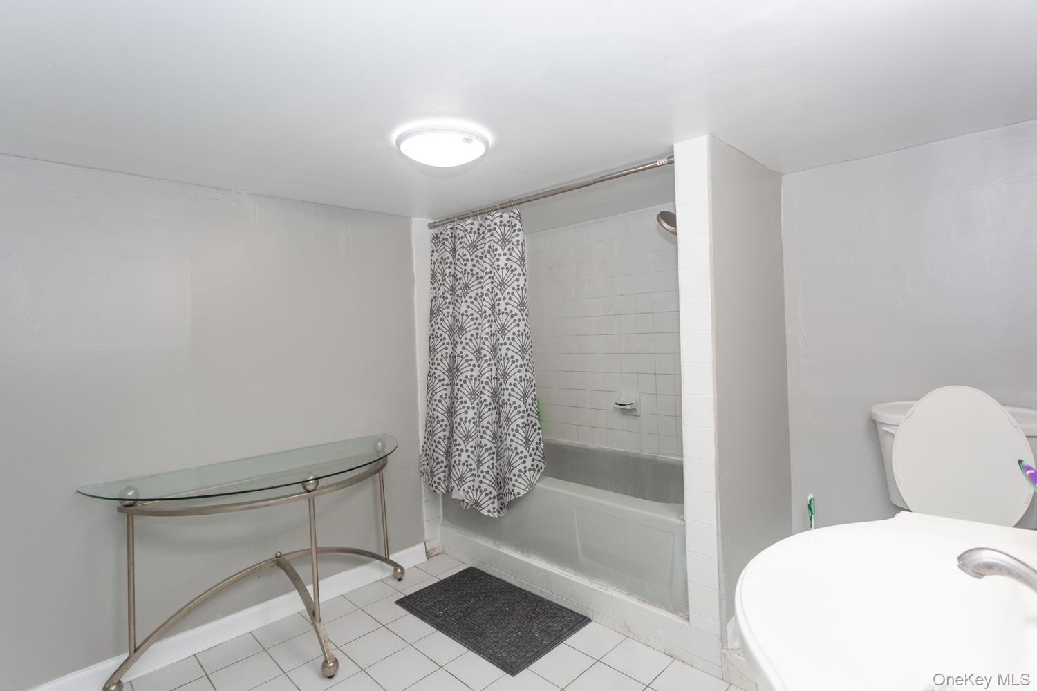 Single Family Walnut Suffolk County, NY 11798, MLS-955111-9