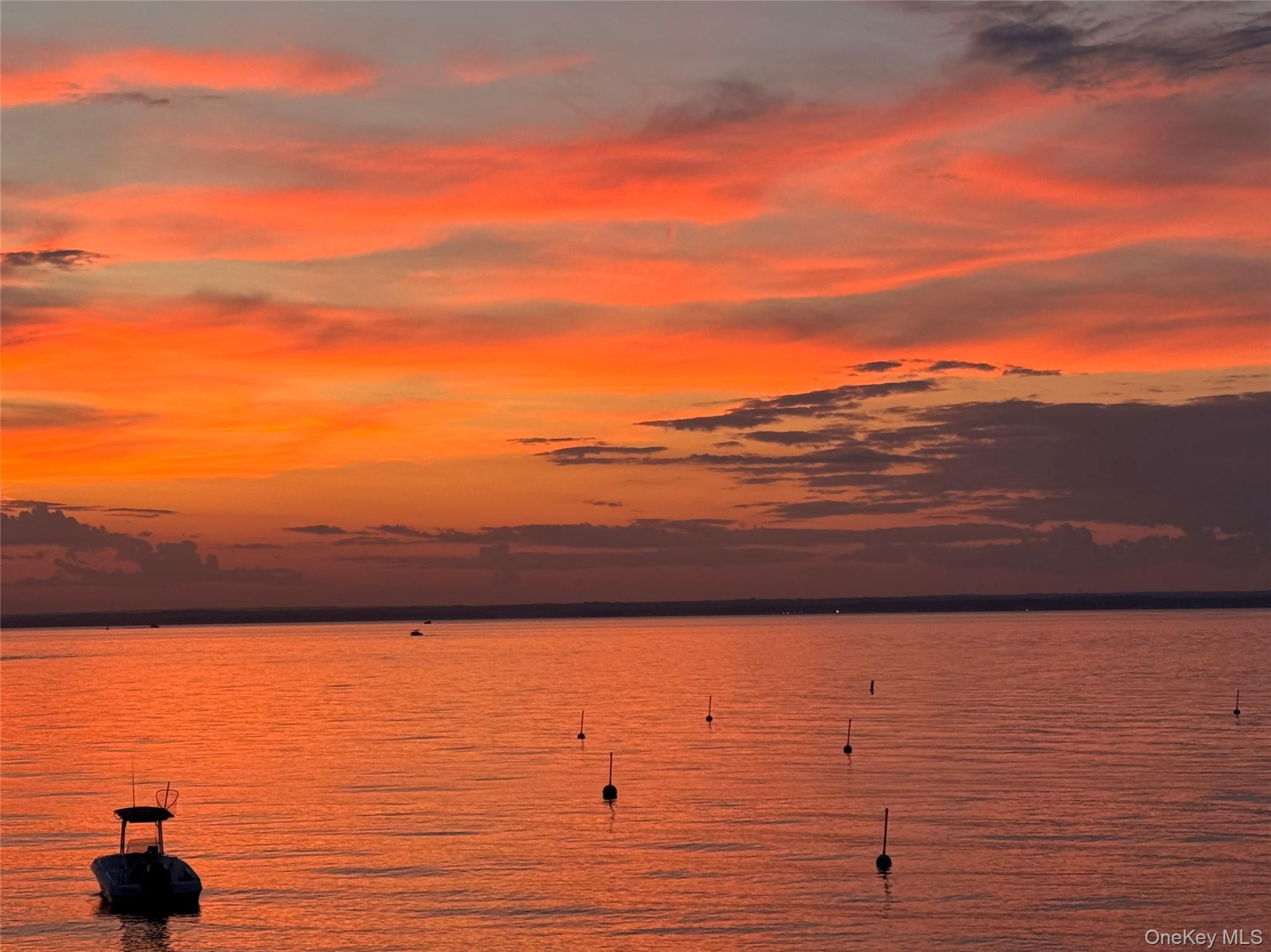 Condo Edgemere  Suffolk County, NY 11954, MLS-955114-15