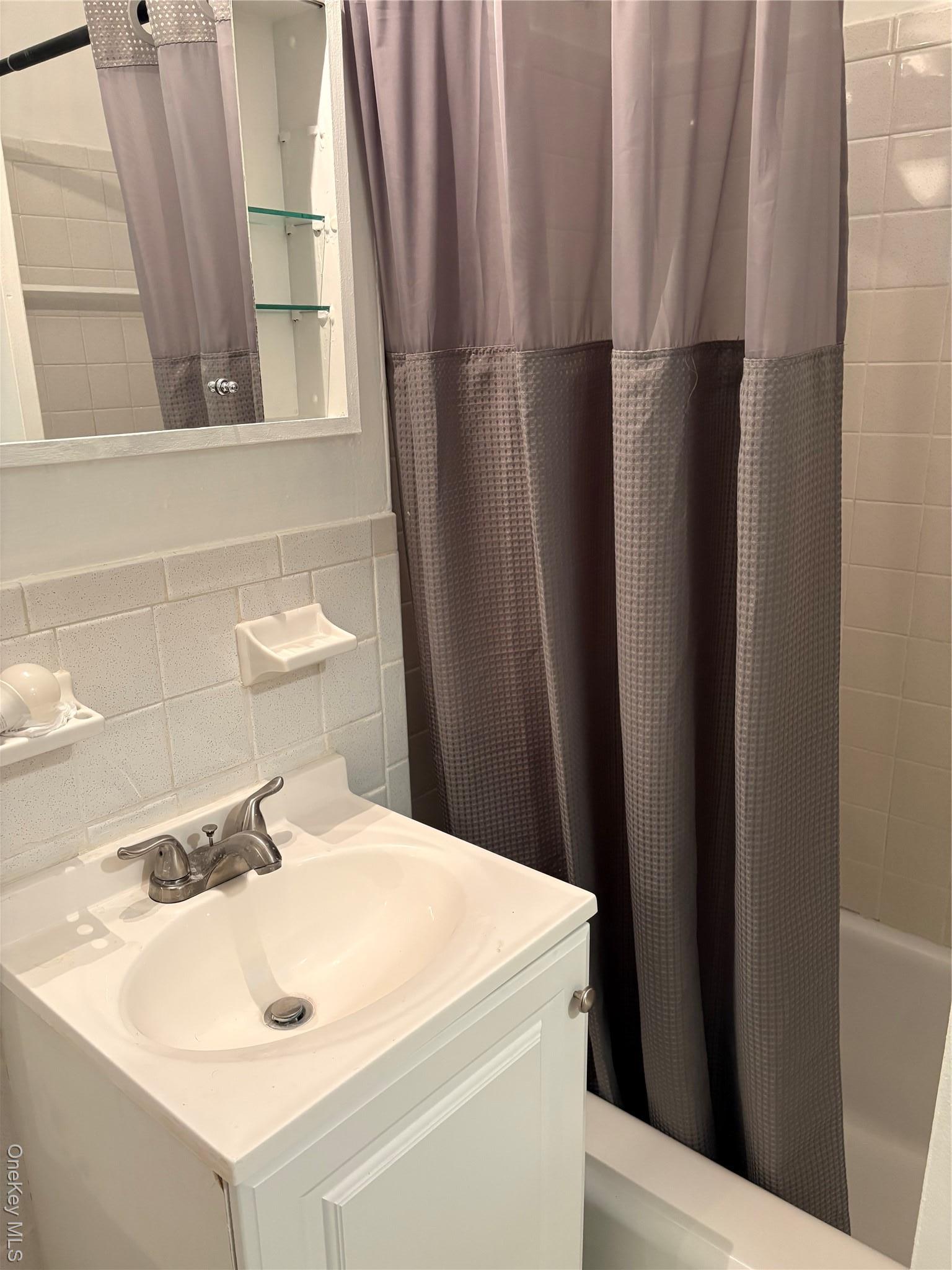 Apartment Cross Island Pkwy  Queens, NY 11357, MLS-955159-7