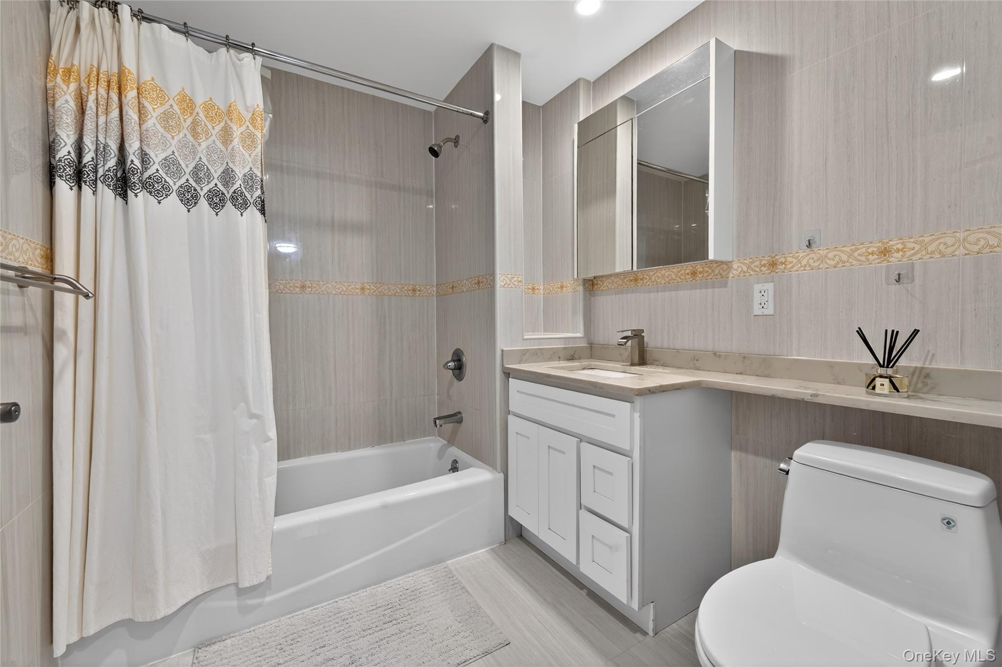 Condo Austin  Queens, NY 11374, MLS-955160-7