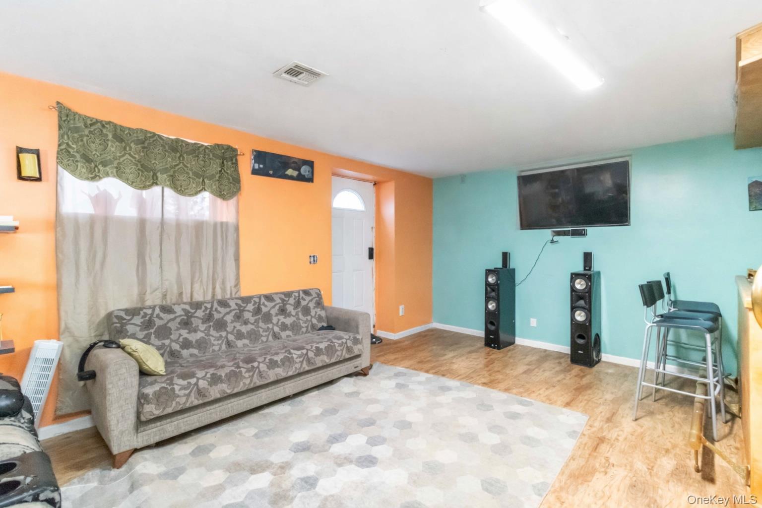 Single Family South  Staten Island, NY 10310, MLS-955250-21