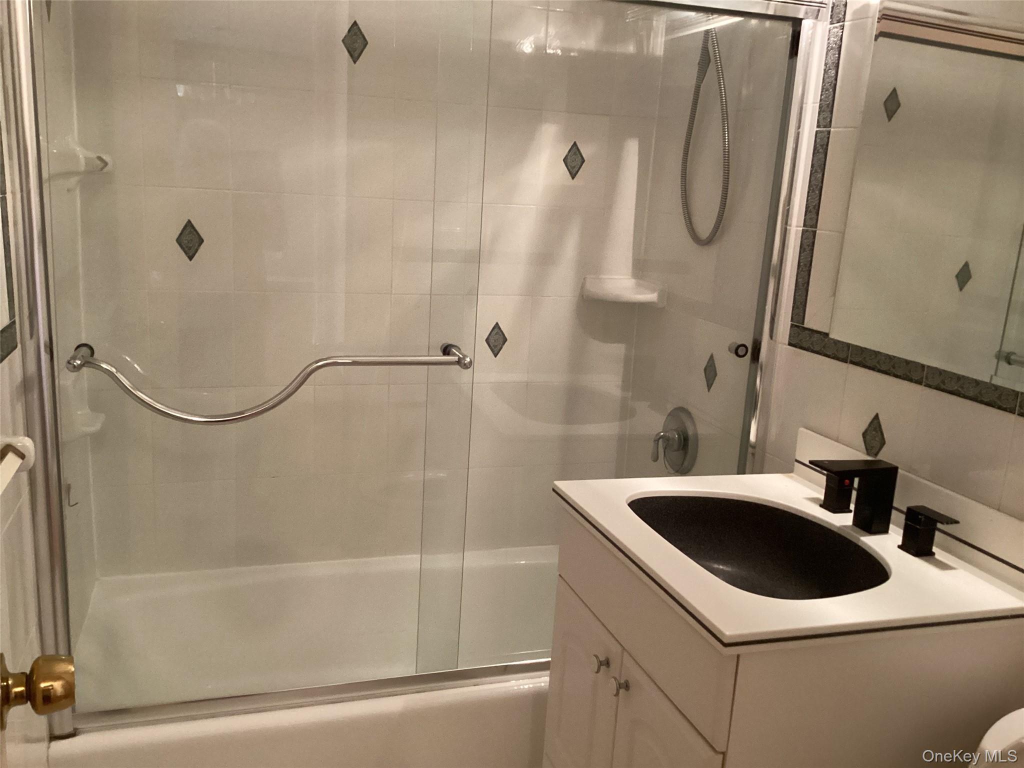 Coop Neptune Nassau County, NY 11561, MLS-955282-10